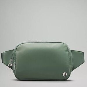 Lululemon Everywhere Belt Bag Large 2L Grey Eucalyptus NWT